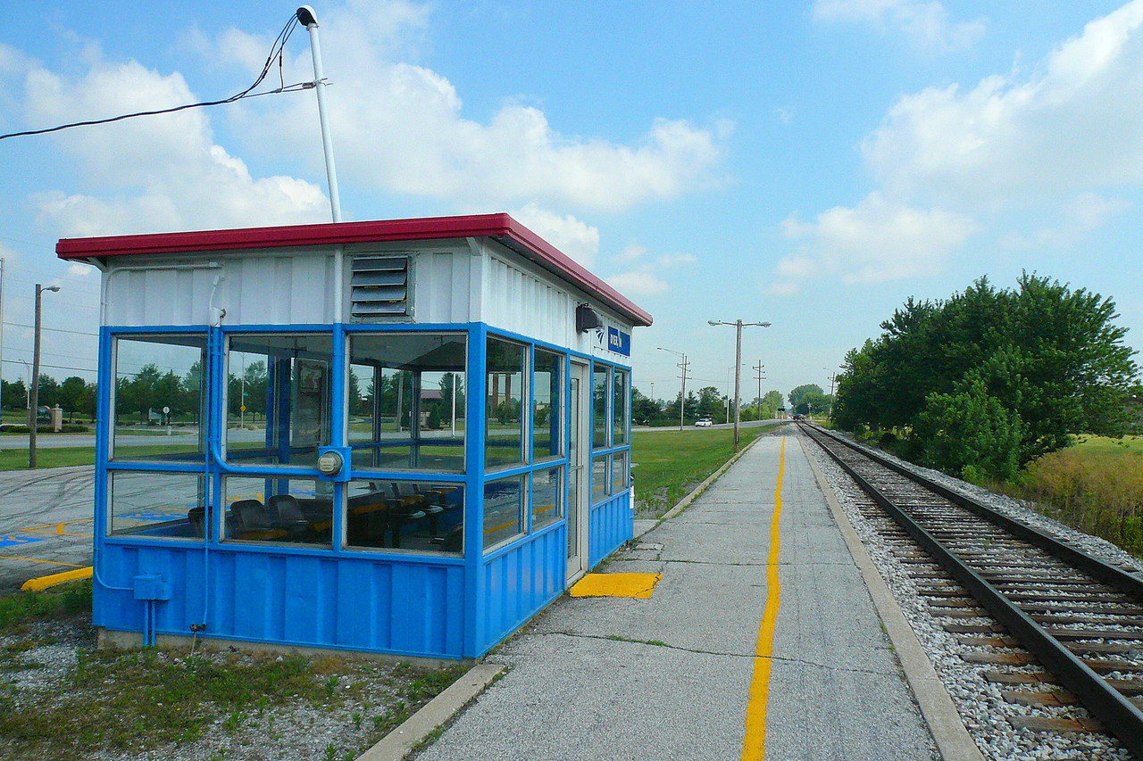 Amtrak_Dyer,_IN_Station.jpg