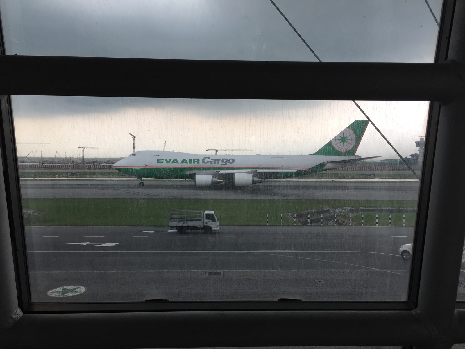 EVA Air Cargo  |  B747-400F  |  BKK